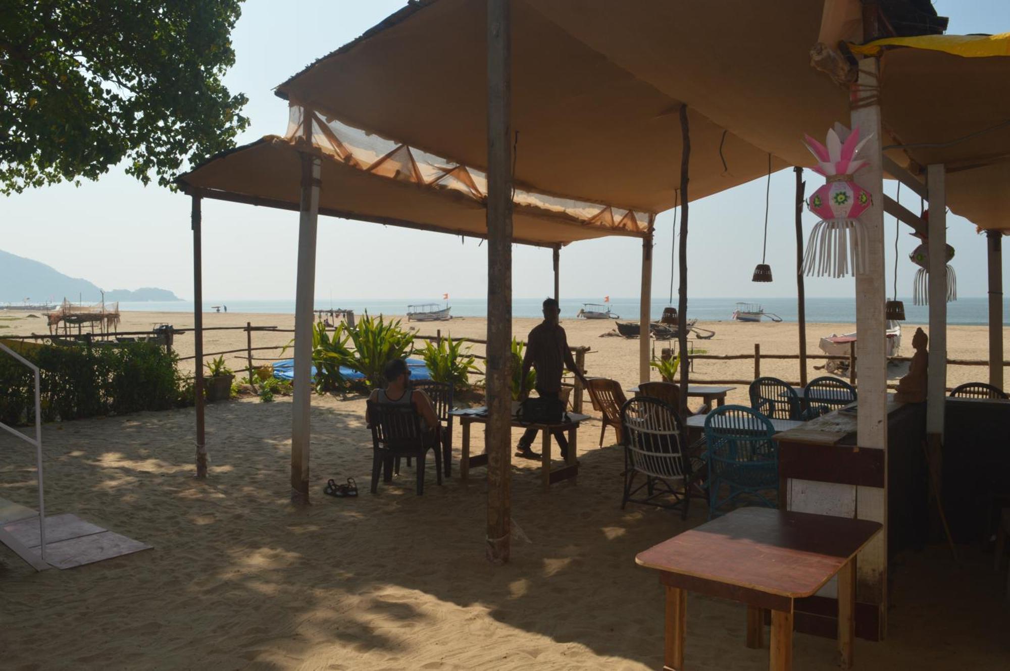Riya Cottages And Beach Huts Агонда Экстерьер фото
