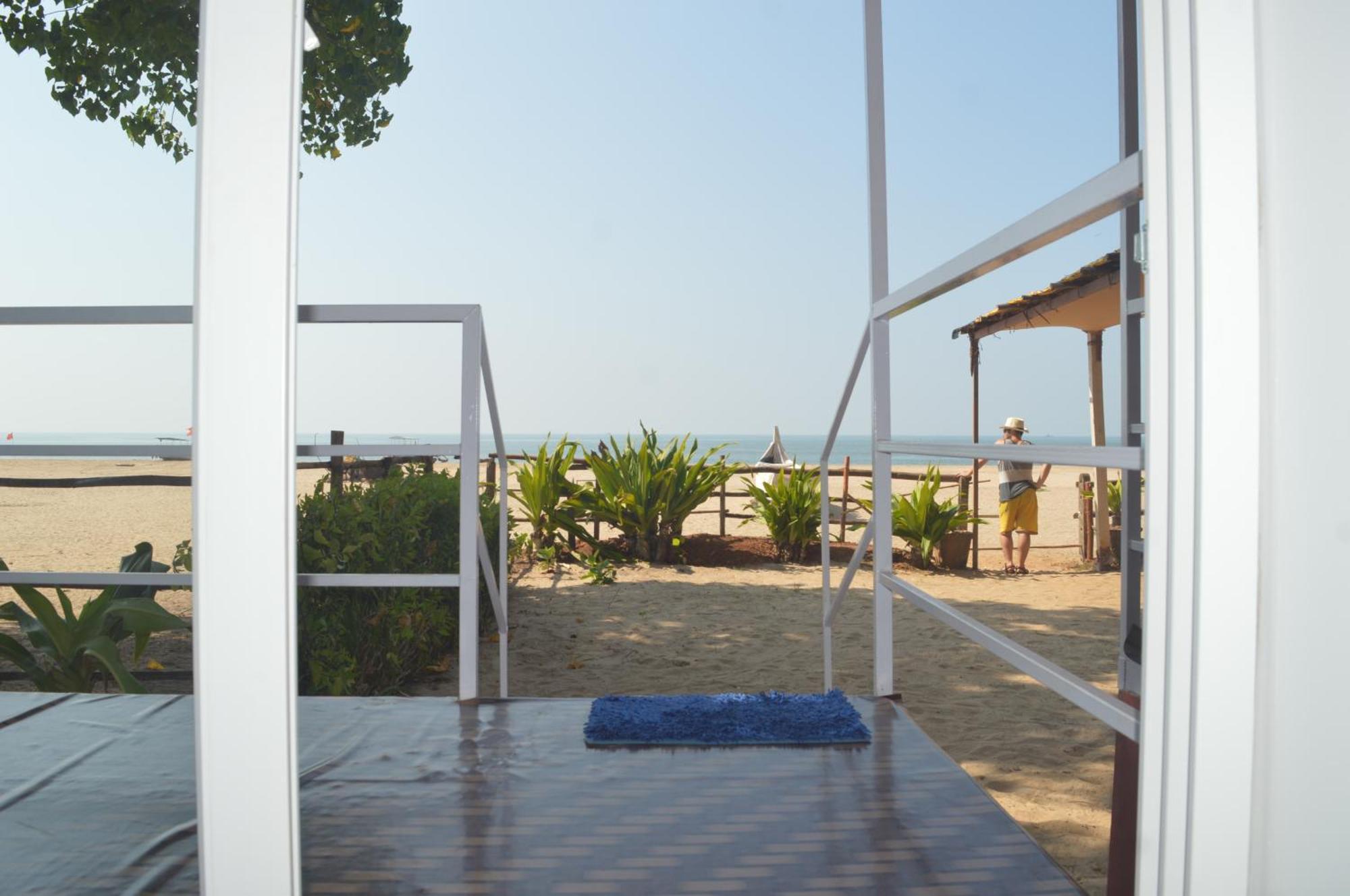 Riya Cottages And Beach Huts Агонда Экстерьер фото