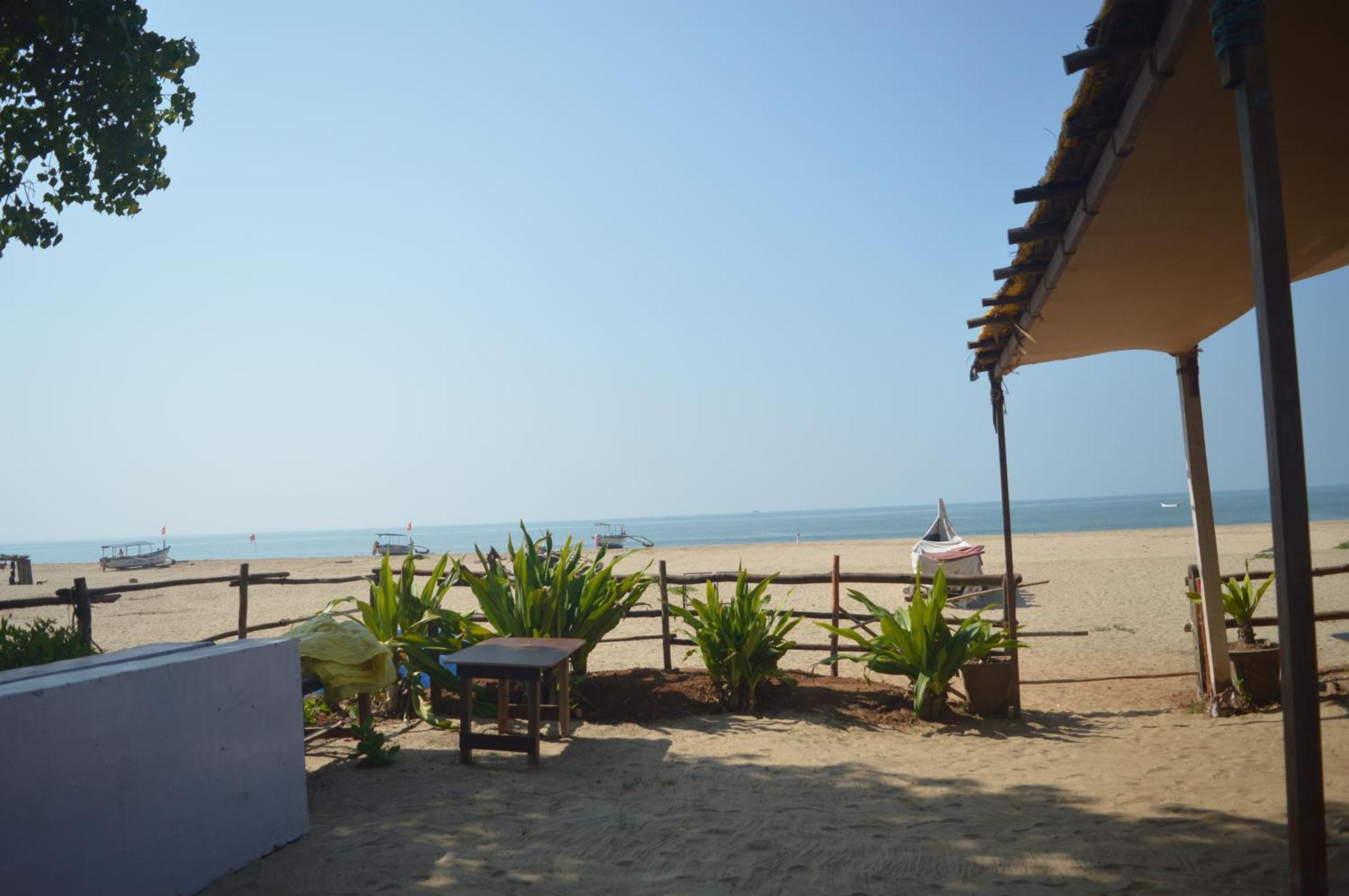 Riya Cottages And Beach Huts Агонда Экстерьер фото