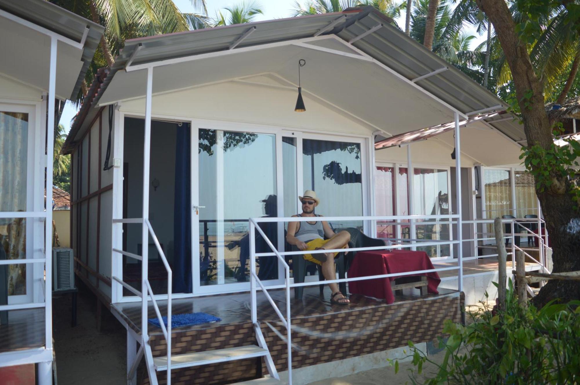Riya Cottages And Beach Huts Агонда Экстерьер фото