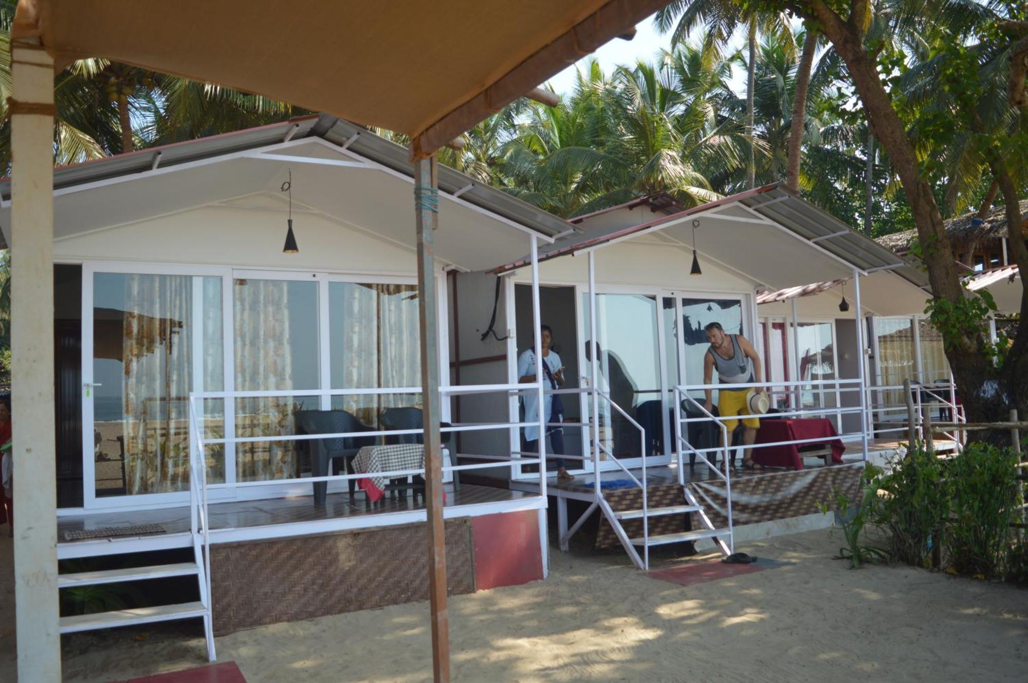 Riya Cottages And Beach Huts Агонда Экстерьер фото