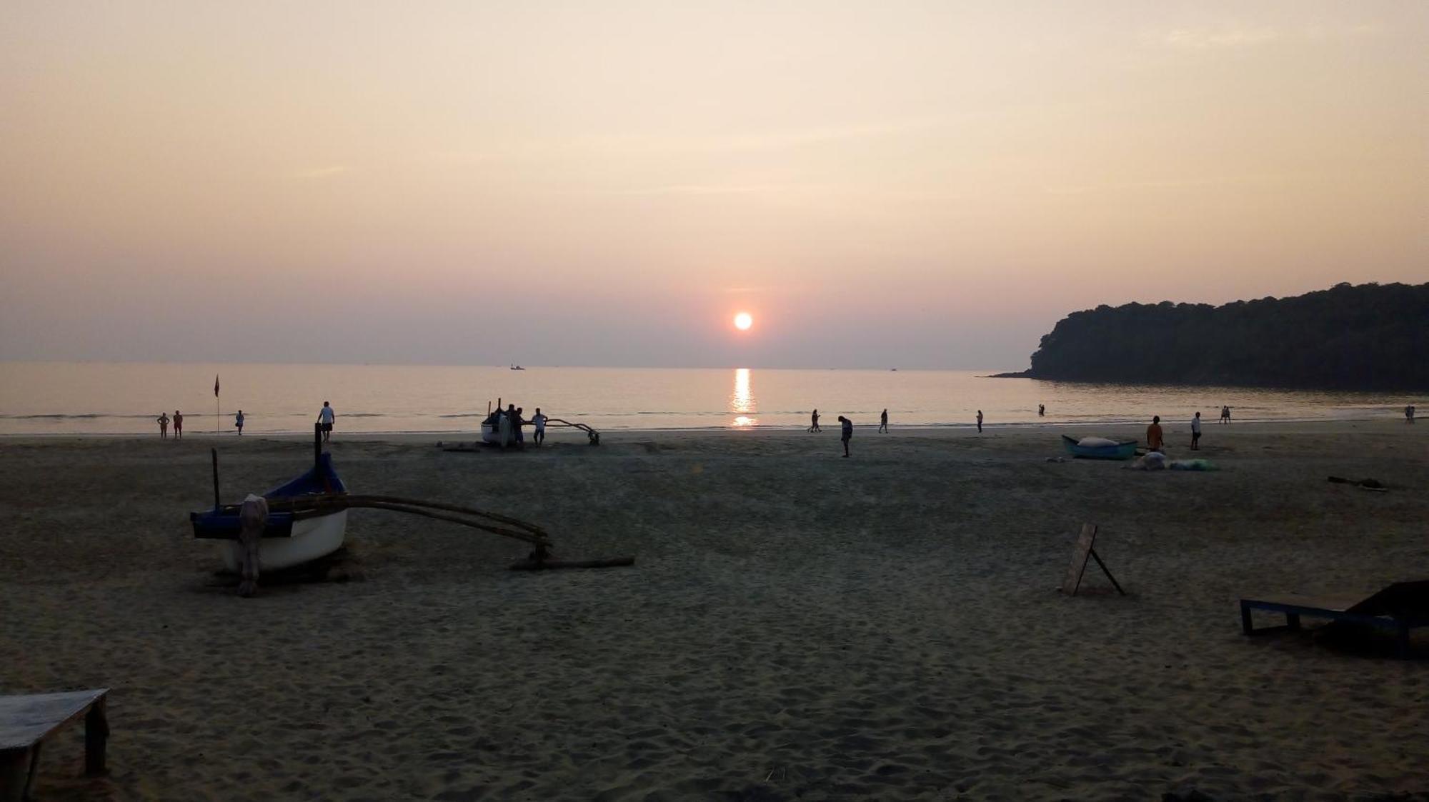 Riya Cottages And Beach Huts Агонда Экстерьер фото